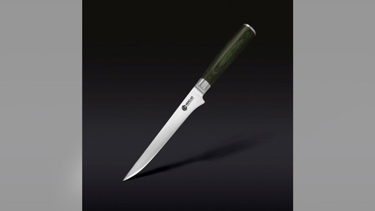 A razor-sharp knife perfect for slicing meat, fish and more. 