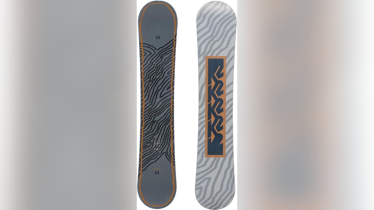 Slide down the slopes on this cool, comfortable snowboard. 