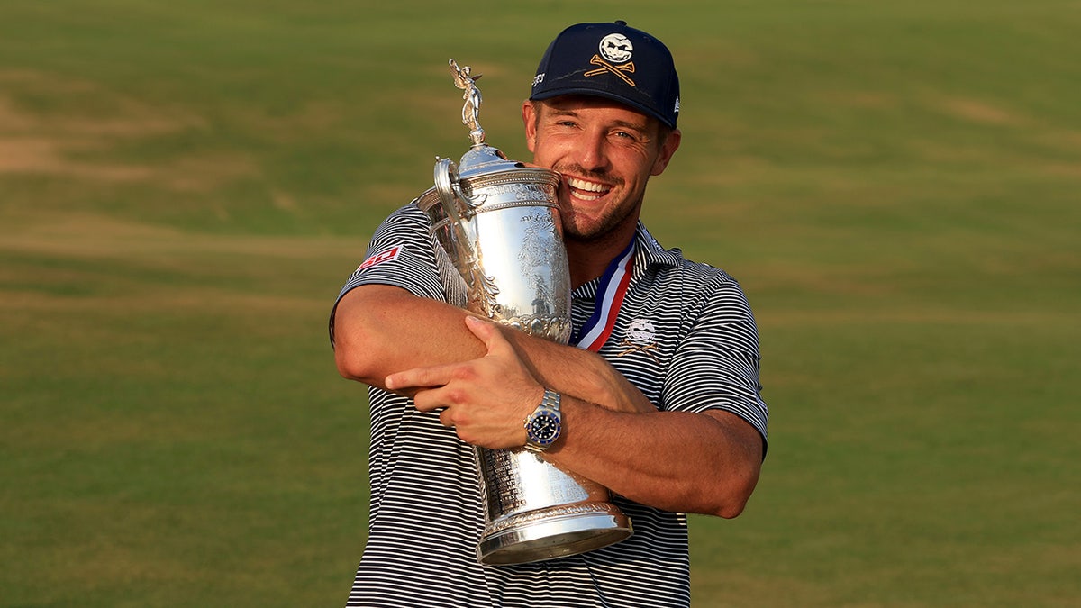 Bryson DeChambeau celebrates the US Open win