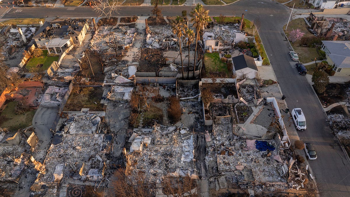 LA neighborhood reduced to rubble