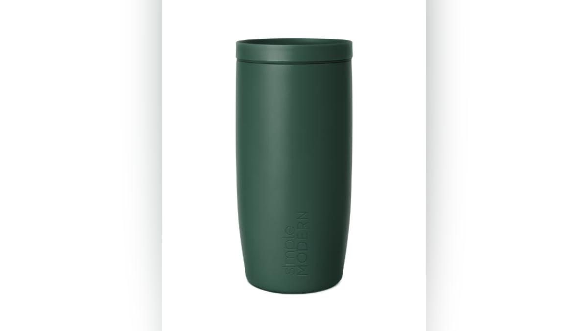 Go simple with this well-designed tumbler. 