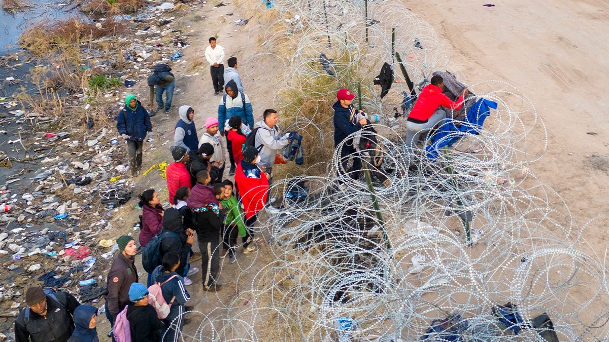 migrants at southern border