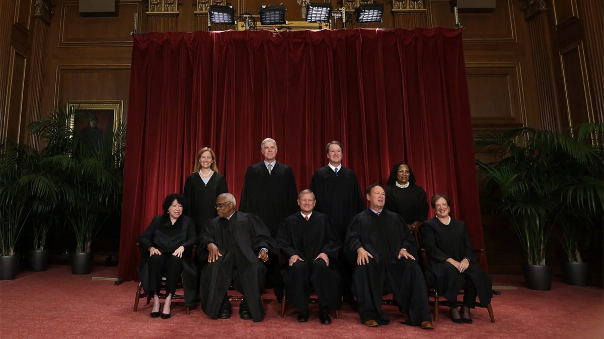 supreme court justices pose for a group photo