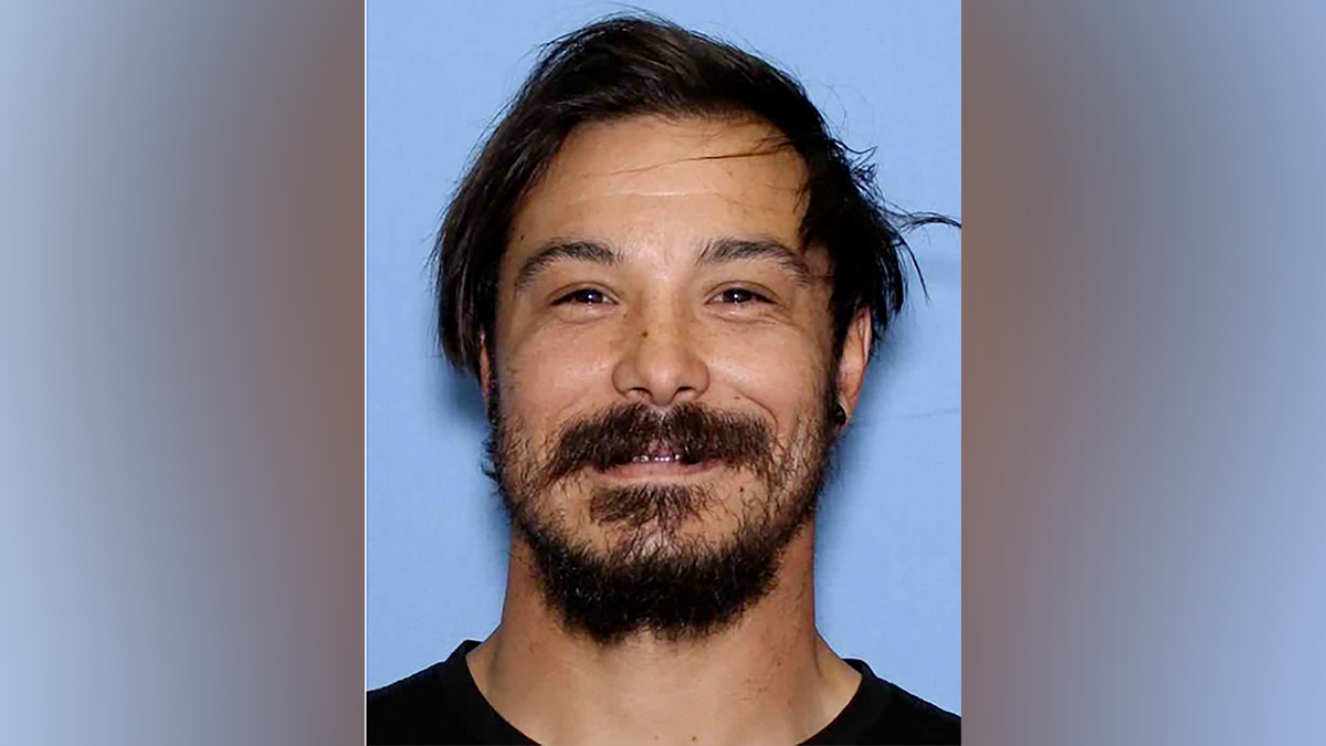 travis decker mugshot