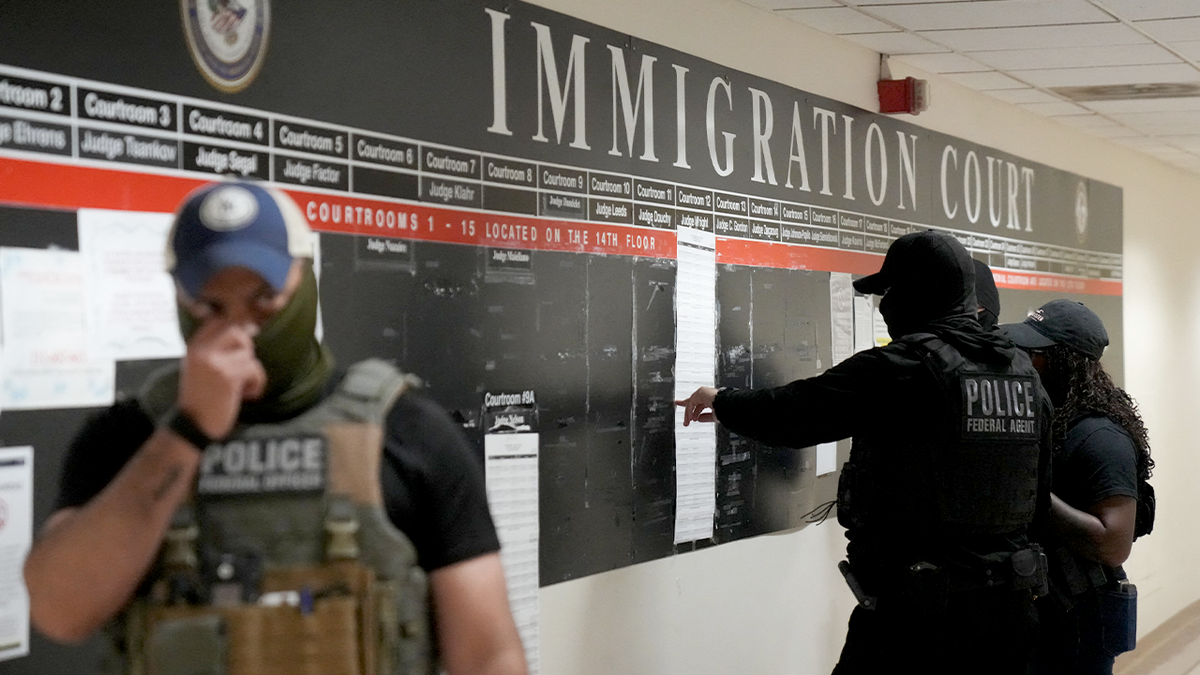 ICE agents at a courthouse