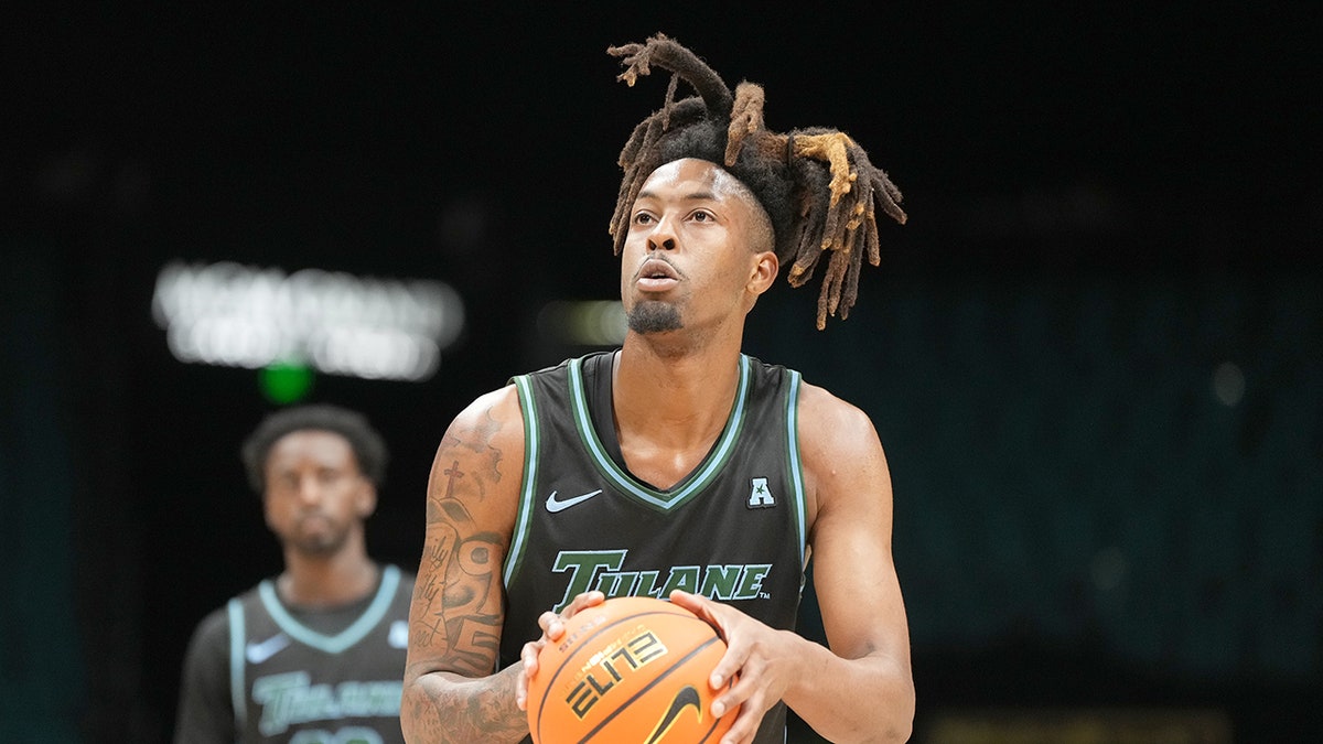 Gregg Glenn III free throw