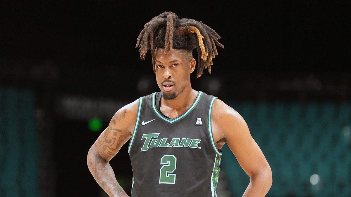 Gregg Glenn III on the court