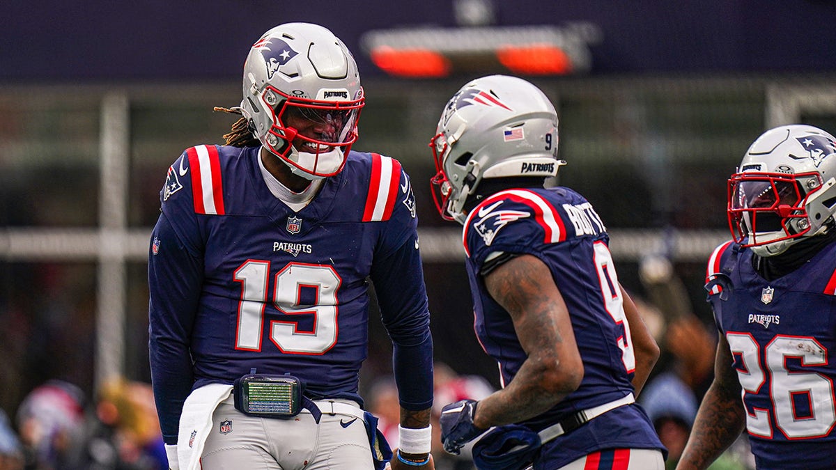Joe Milton with the Patriots
