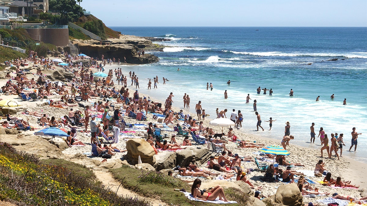 Crowded San Diego beach