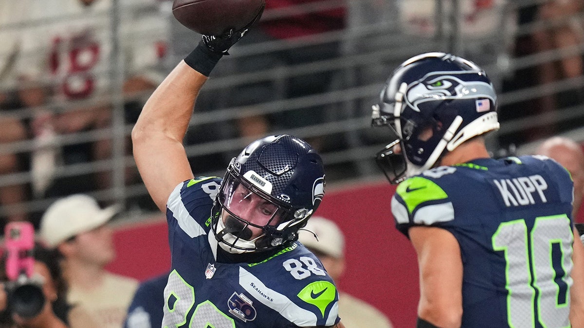A.J. Barner scores touchdown