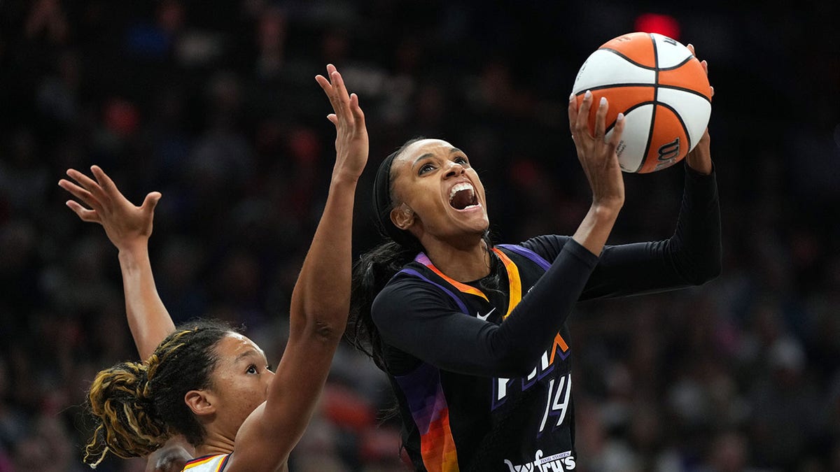 DeWanna Bonner goes for the basket