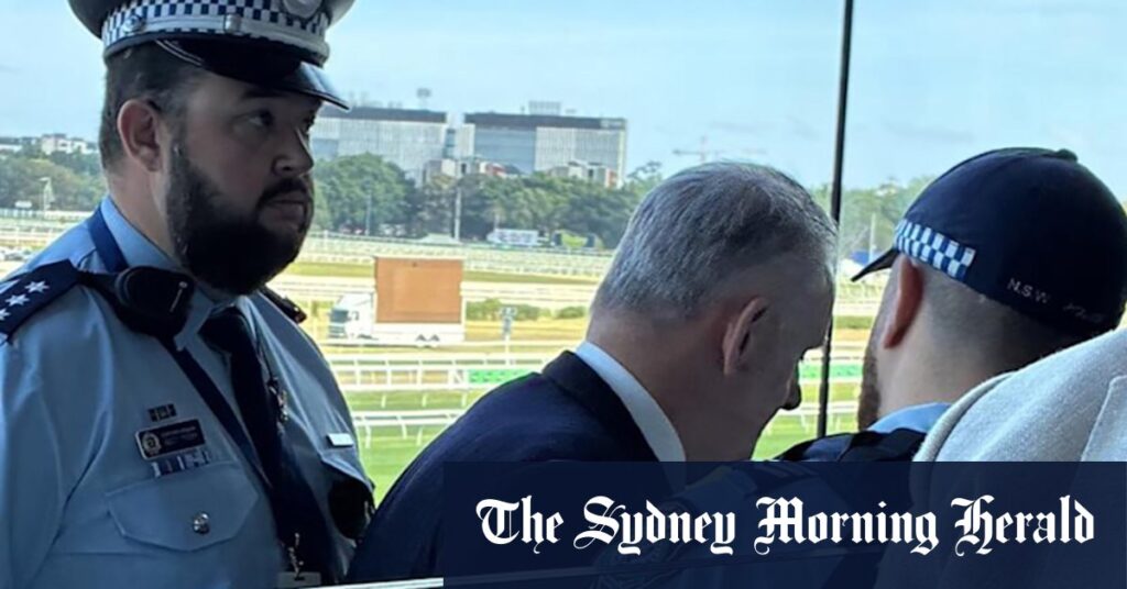 Mark Latham removed from Royal Randwick restaurant by police