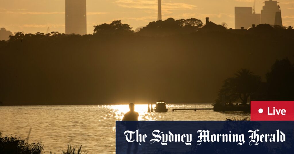 BOM forecasts heat to peak at 39 degrees; NSW total fire ban in place for Sydney, Hunter Valley, Upper Central West, Wollongong, Shoalhaven; extreme fire danger, heavy winds expected