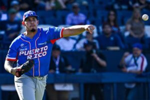 Red Sox Sign 6-Foot-7 Pitching Prospect Eduardo Rivera