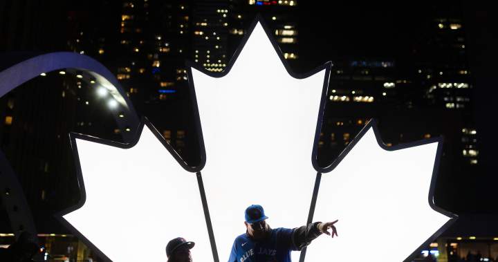 Blue Jays fans set to pack downtown Toronto bars and restaurants for Game 6