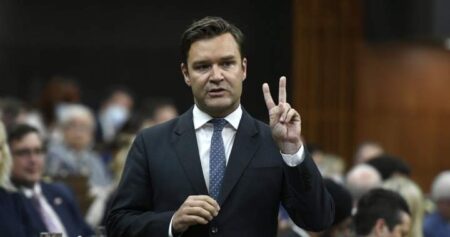 Edmonton Riverbend residents react to MP Matt Jeneroux’s departure