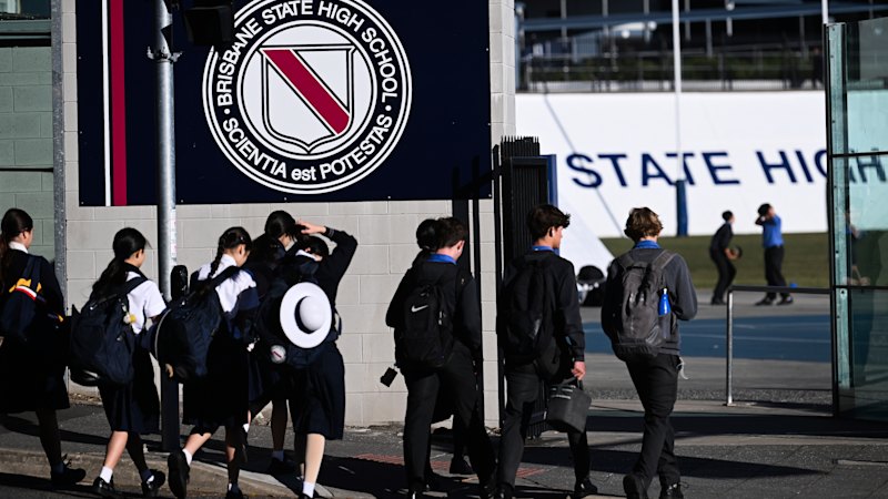 Brisbane State High School wants playing fields, not apartment towers at Visy riverside site