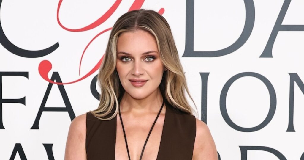 Kelsea Ballerini Talks About Wanting to Be a Mom on New Song ‘I Sit in Parks’ After Announcing Surprise EP