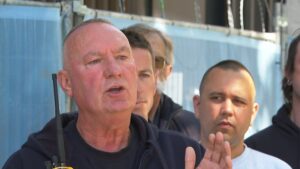 Union calls for Melbourne metro opening delay, premier insists it’s safe