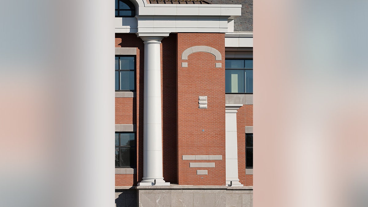 The building where the two religious statues