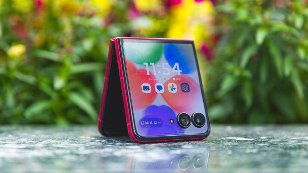 Motorola Razr Ultra (2025) Review: Good, But Flipping Expensive
