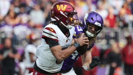 Commanders’ Jayden Daniels takes hit after interception, re-injures shoulder