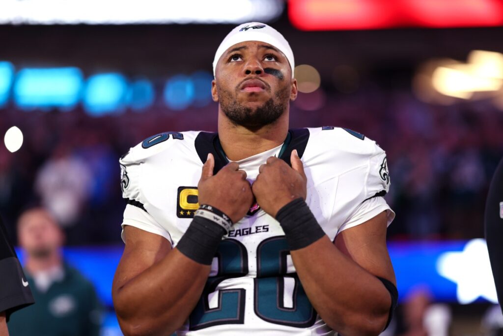 Eagles’ Saquon Barkley Defends Jalen Hurts After Chargers Loss