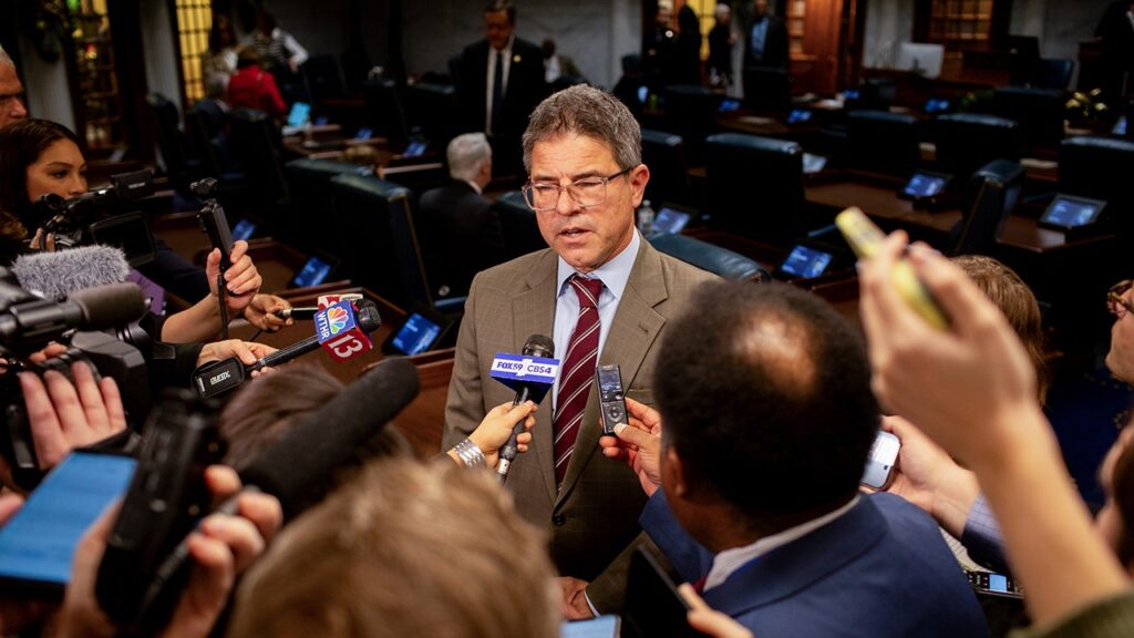 Trump rips Indiana GOP leader over redistricting fight, warns Republicans could face ‘MAGA primary’