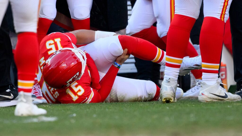Patrick Mahomes suffers torn ACL, Chiefs star’s season is over: reports