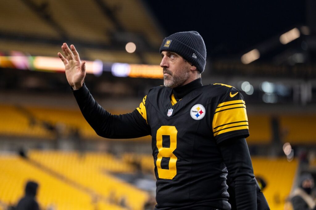 Steelers Could Trade for Interesting Aaron Rodgers Replacement
