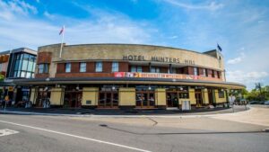 NSW government push faces council opposition over extended trading hours