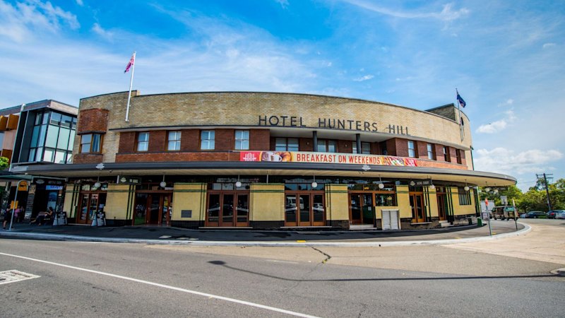 NSW government push faces council opposition over extended trading hours