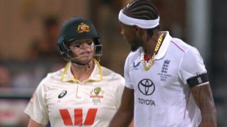 Archer, Smith in heated exchange