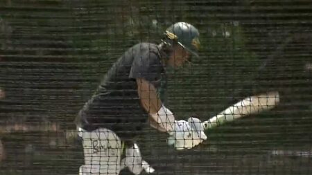 Teammates throw support behind Khawaja