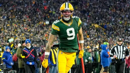 Packers seal crucial NFC North win over Bears in thrilling fashion at Lambeau Field