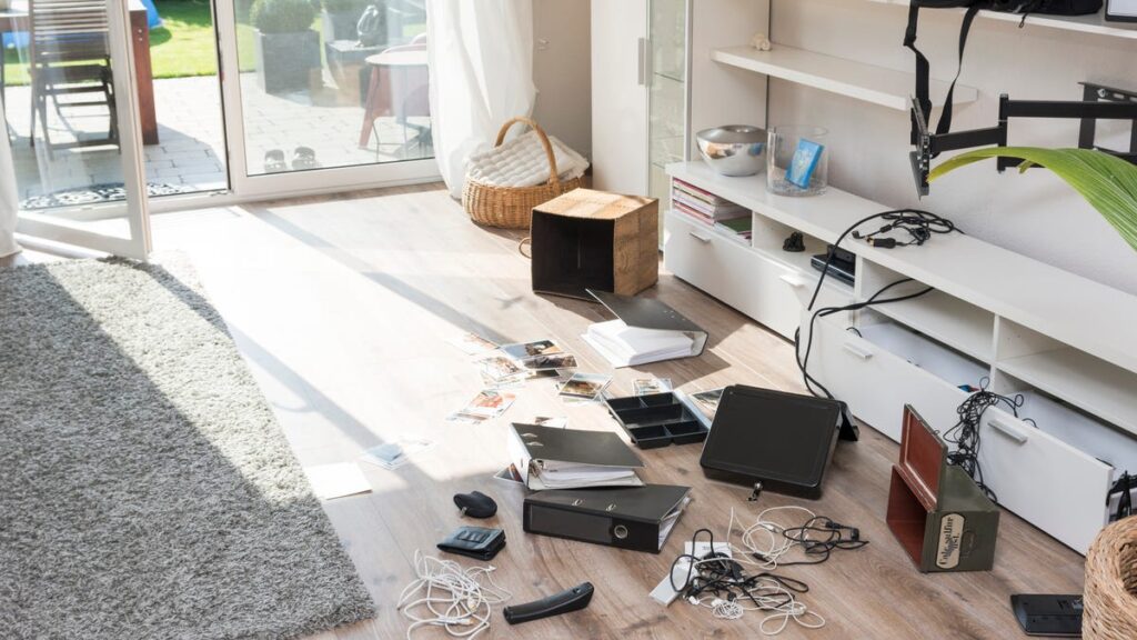 What Time of Day Burglars Try Breaking Into Homes, According to Experts