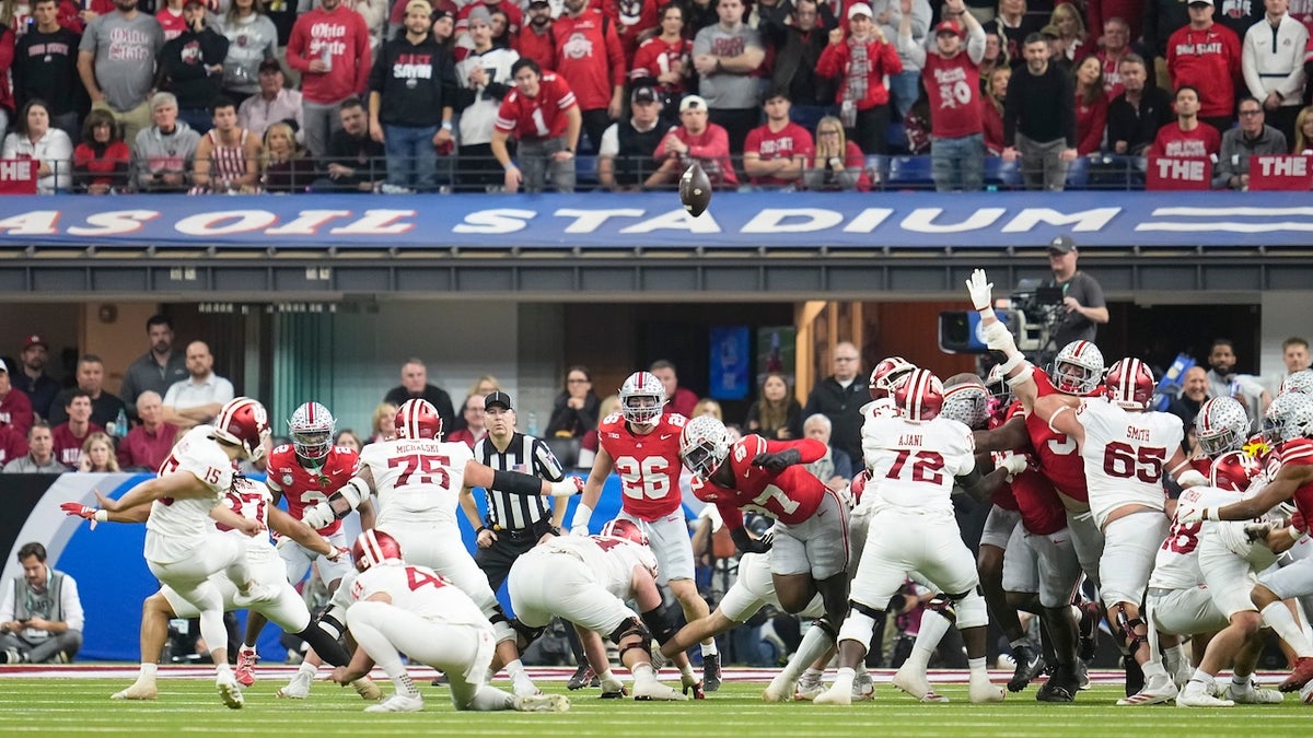 Indiana Hoosiers kicker Nicolas Radicic