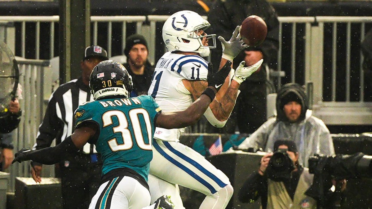 Michael Pittman Jr. catches pass