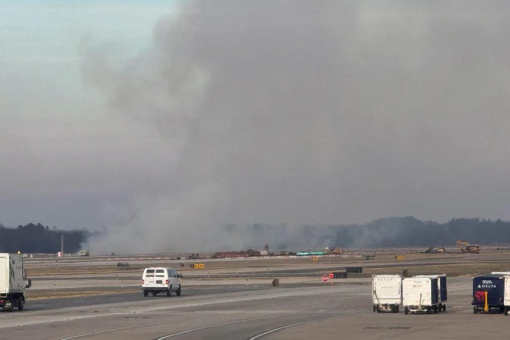 Engine failure forces Tokyo-bound United Airlines flight to return to DC-area airport