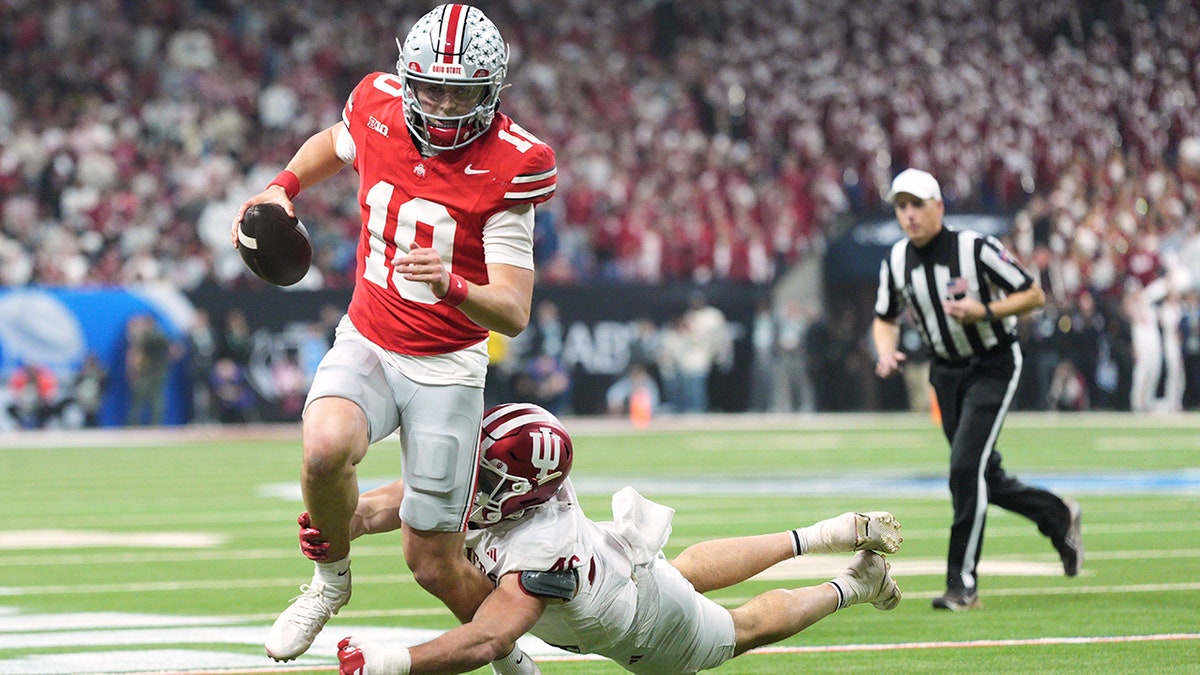 Julian Sayin scampers