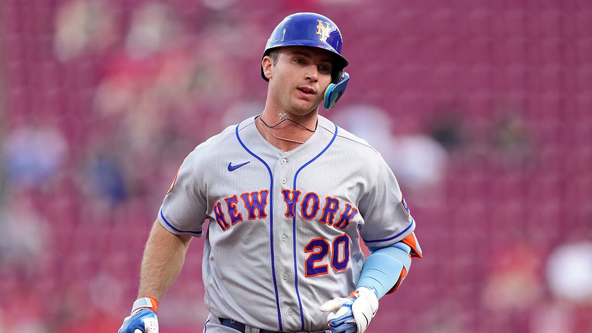 Pete Alonso after homer in Cincy