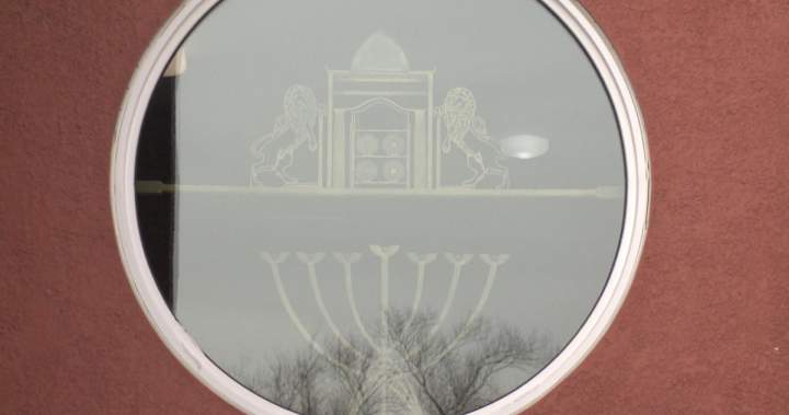 ‘We need peace in the world’: Winnipeg Jewish community responds to attack in Australia