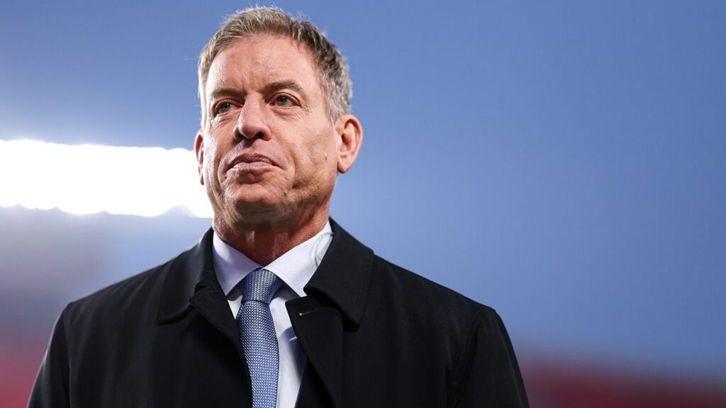 Super Bowl champion Troy Aikman rails against referees over taunting penalty in Dolphins–Steelers game