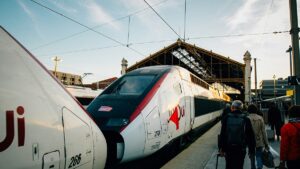 Is France’s SNCF banning children from parts of its trains?