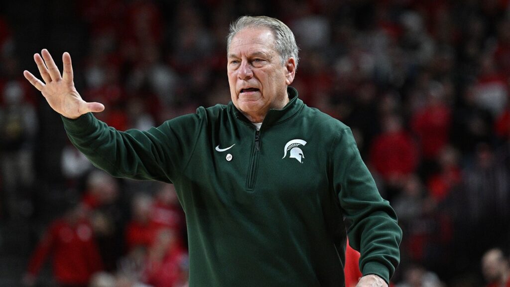 Tom Izzo explodes on former Michigan State player in wild scene: ‘What the f— are you doing?’