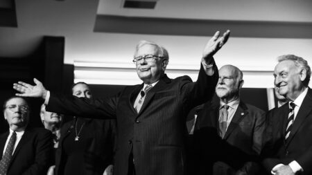 Warren Buffett Is Profiting During Japan’s Market Turbulence