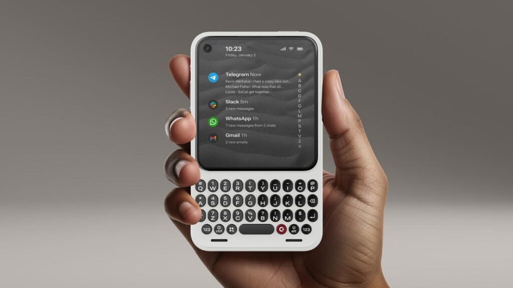 Two Phones, Less Distraction? That’s the Pitch for This BlackBerry Lookalike