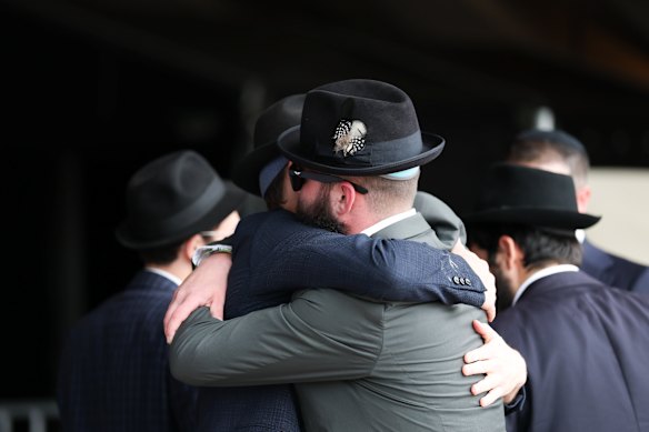 Guest arrive at the Opera House.