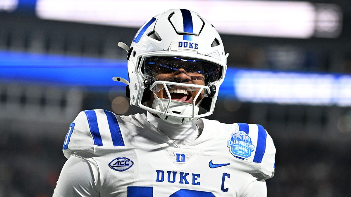 Darian Mensah celebrates