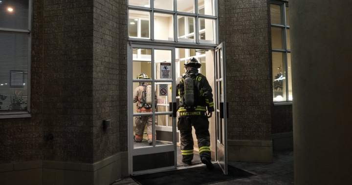 Residents allowed back into one of two Thorncliffe Park condos evacuated due to fire